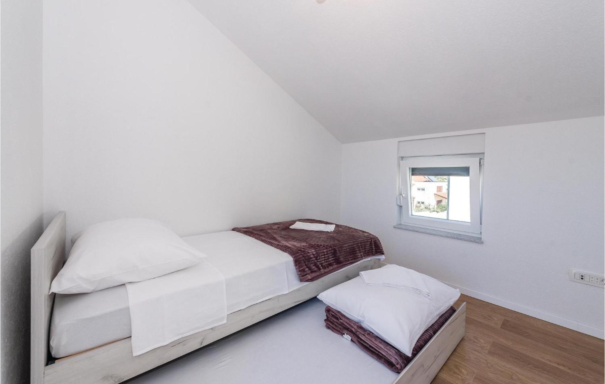 4 Bedroom Beautiful Home In Šibenik Esterno foto