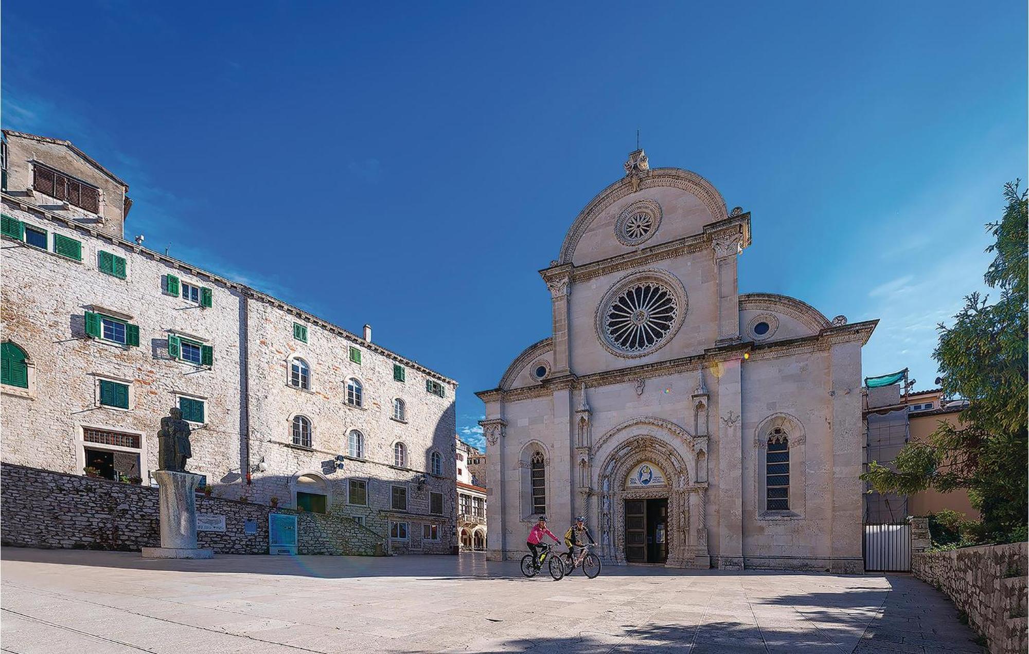 4 Bedroom Beautiful Home In Šibenik Esterno foto