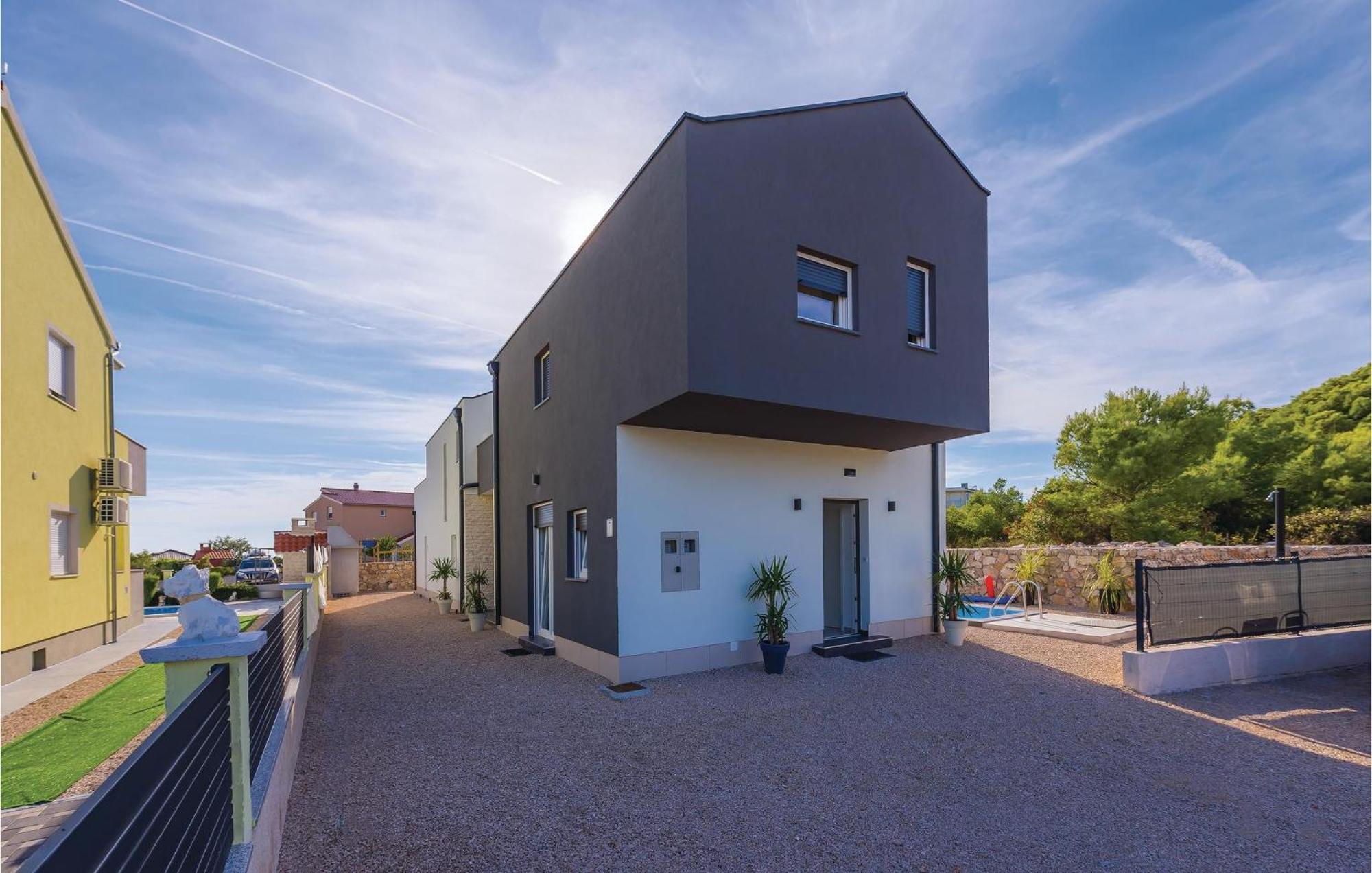 4 Bedroom Beautiful Home In Šibenik Esterno foto
