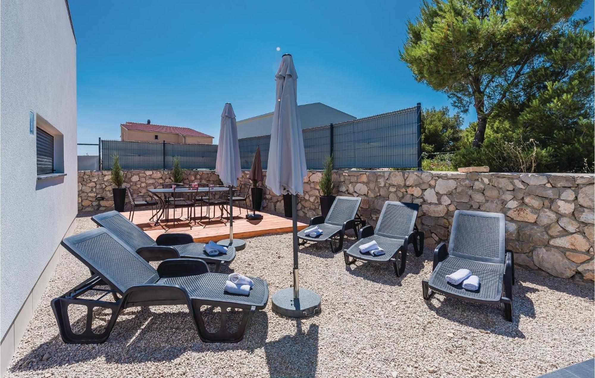 4 Bedroom Beautiful Home In Šibenik Esterno foto