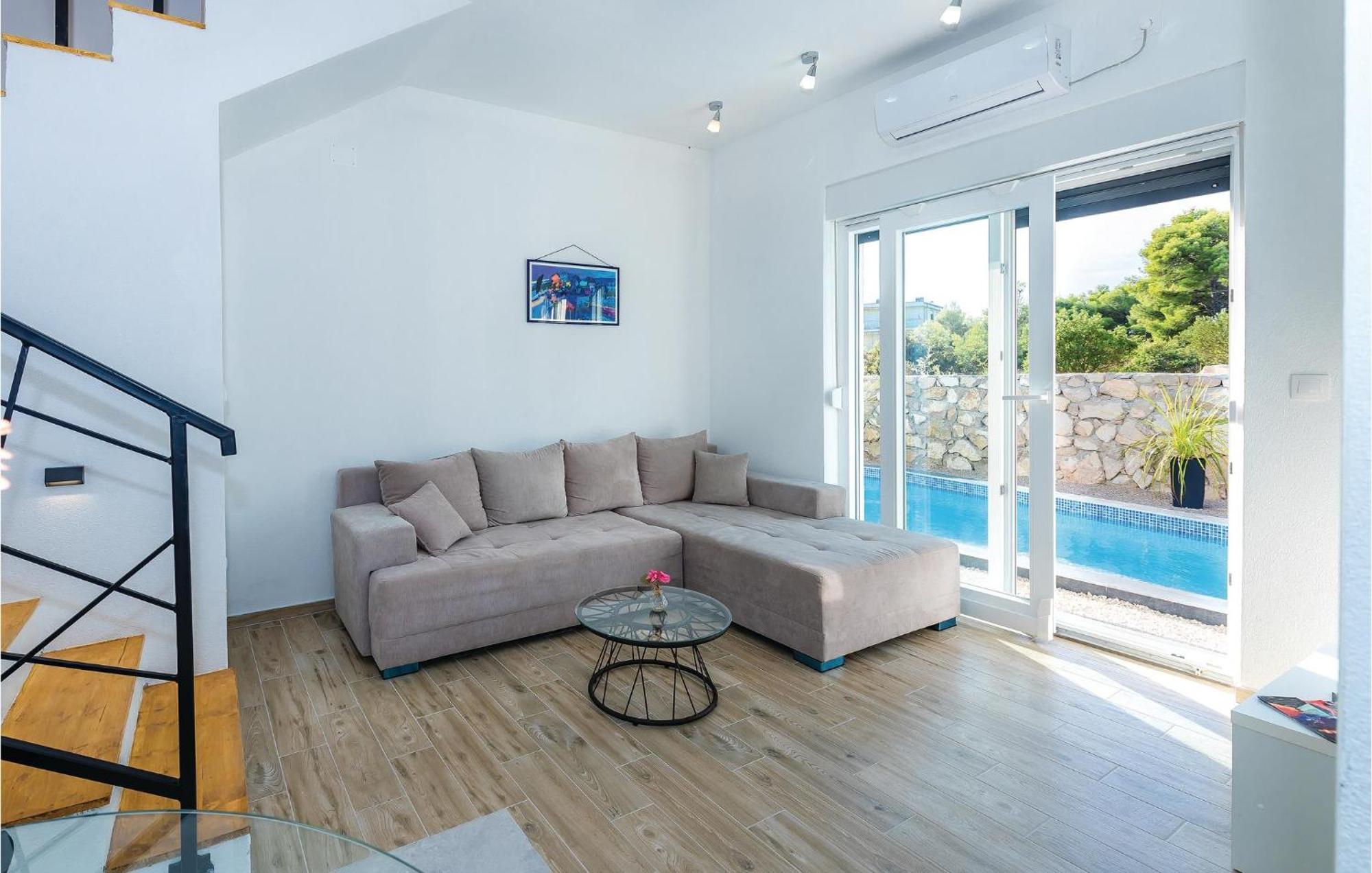 4 Bedroom Beautiful Home In Šibenik Esterno foto